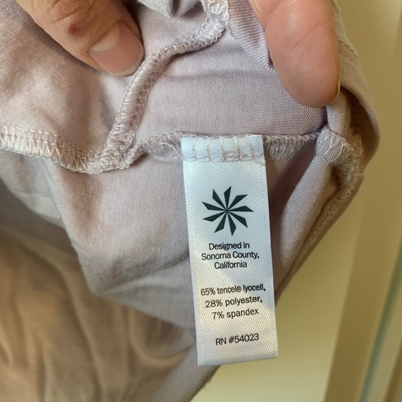 Athleta side twist tee - size large - Picture 4 of 6